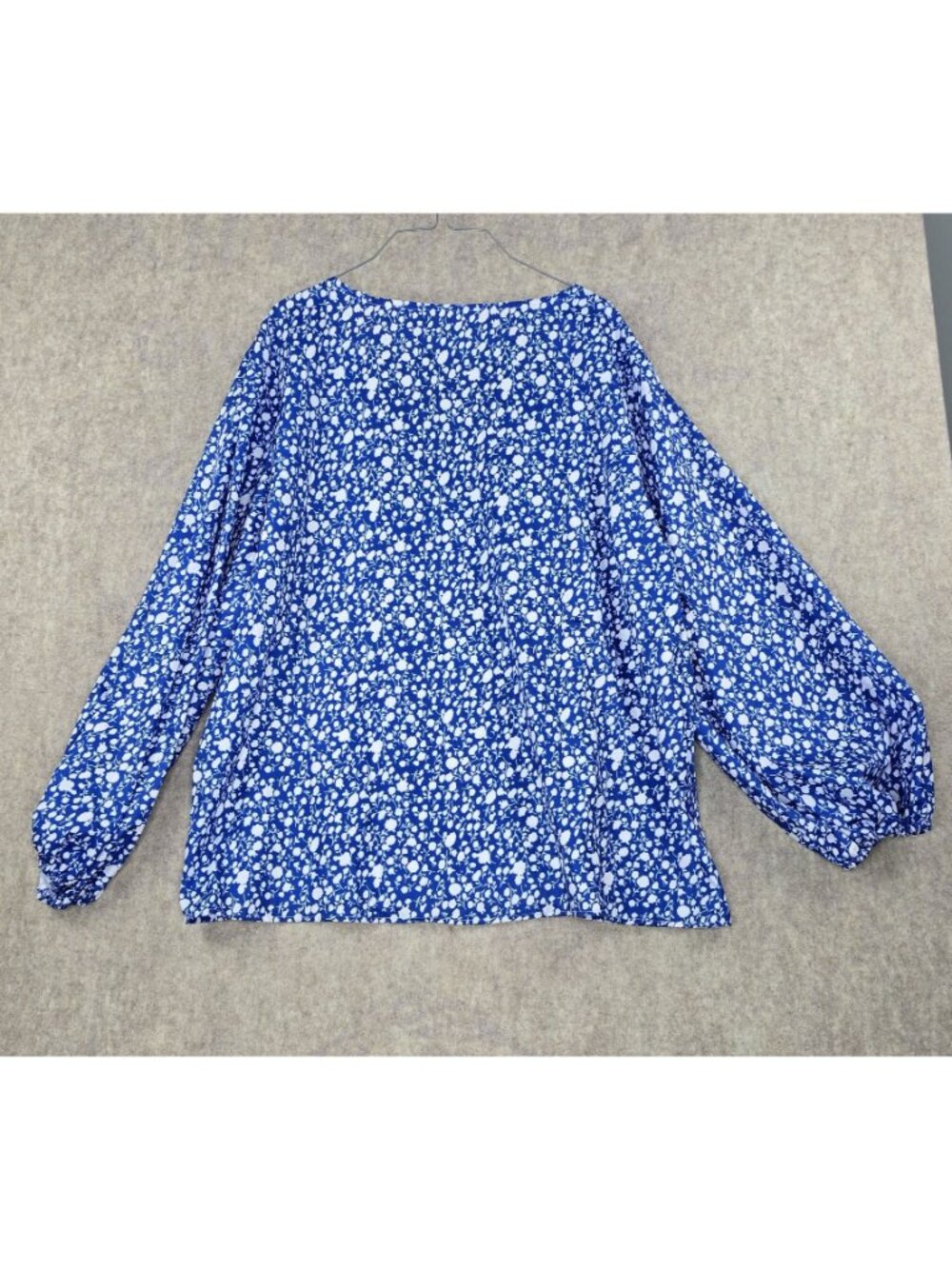 Blue Womens Plus Size Long Sleeve V-Neck Floral Blouse 5XL 100% Polyester - Picture 2 of 8